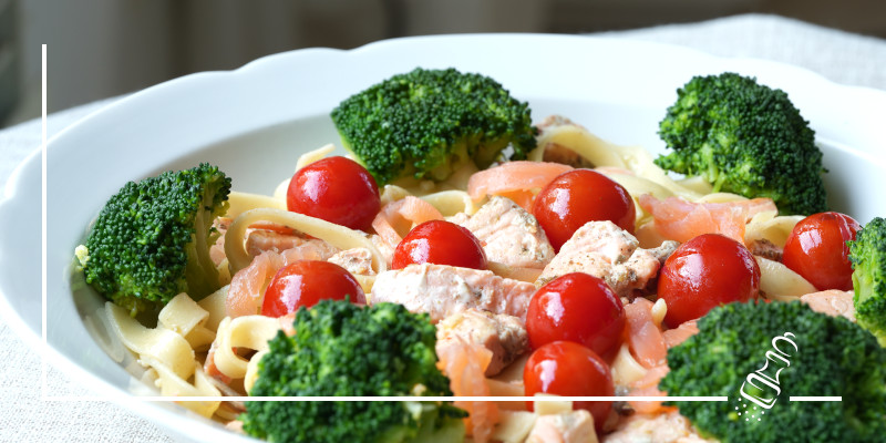 lachs nudel broccoli