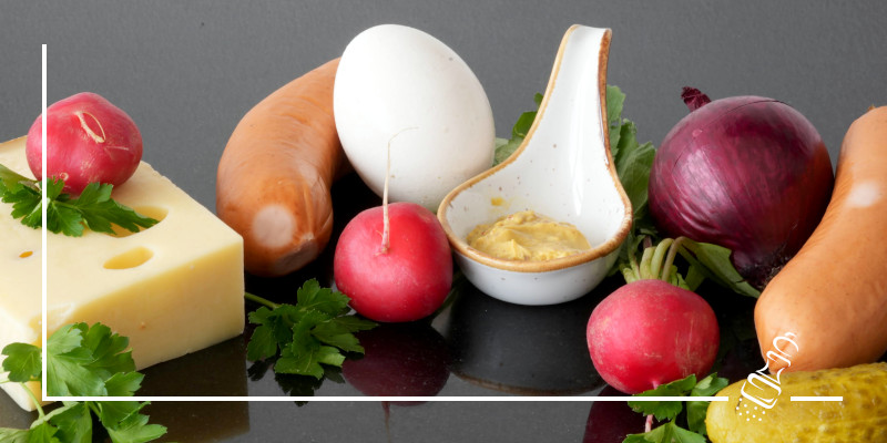 cervelatsalat mit emmentaler
