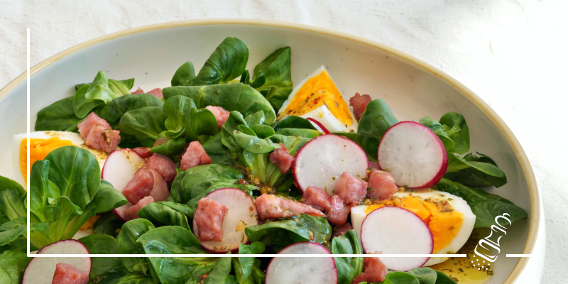 nuesslisalat mit ei und speckwuerfel