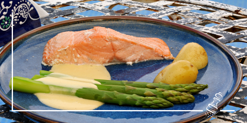 spargeln an hollandaise mit lachs
